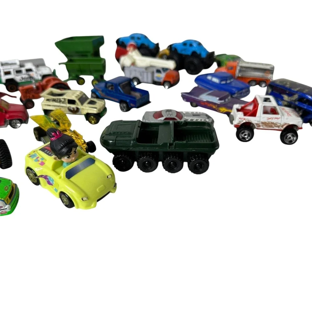Mixed Lot Of 35 Hot Wheels Matchbox John‎ Deere Vintage Collector